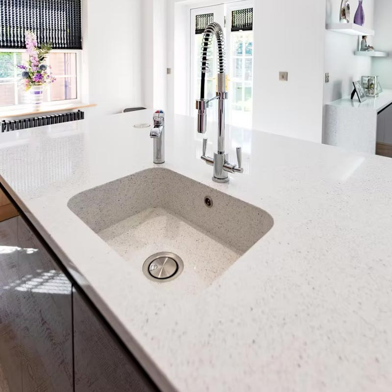 Plan de travail en Quartz Silestone Blanco stellar 13